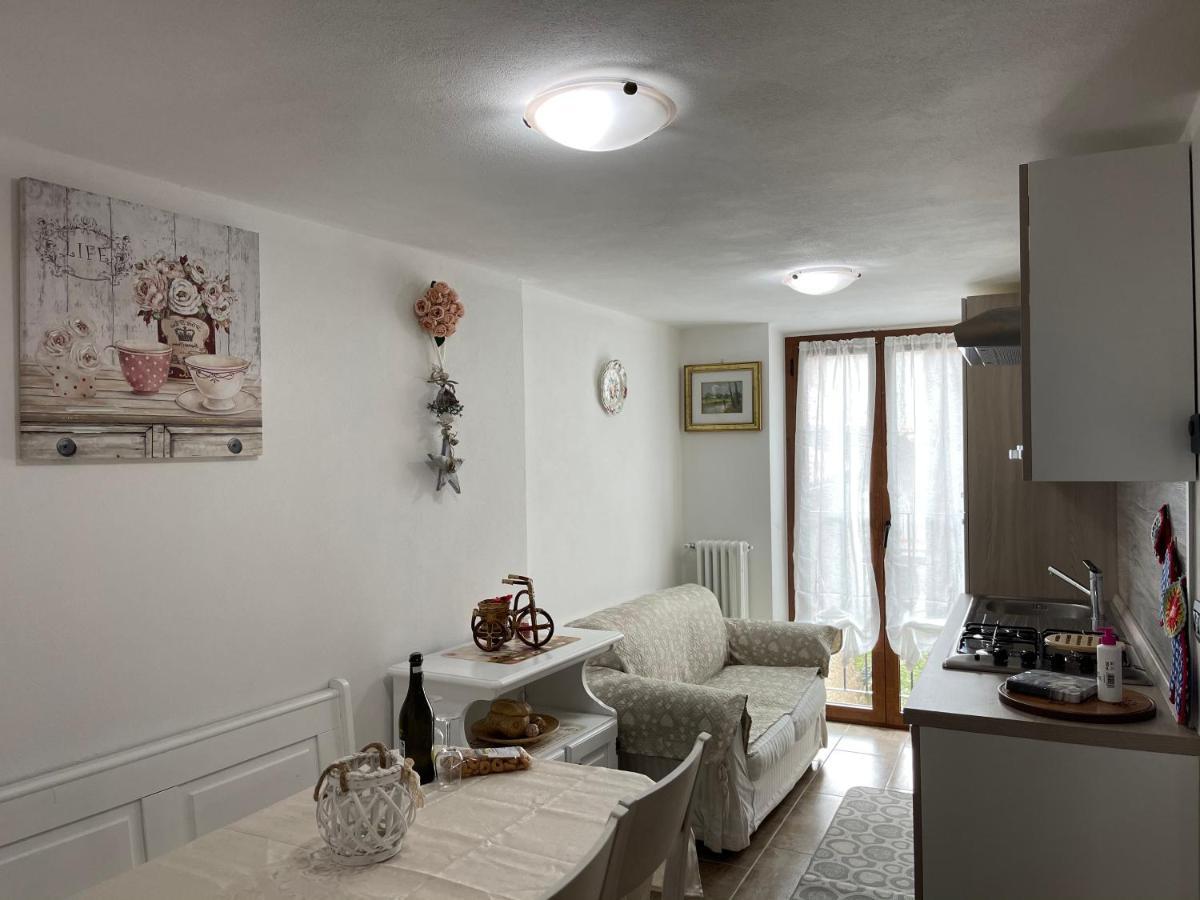 La Casa Di Pucci Nel Borgo Affrescato Di Parlasco Cortenova Εξωτερικό φωτογραφία