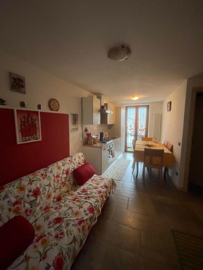 La Casa Di Pucci Nel Borgo Affrescato Di Parlasco Cortenova Εξωτερικό φωτογραφία